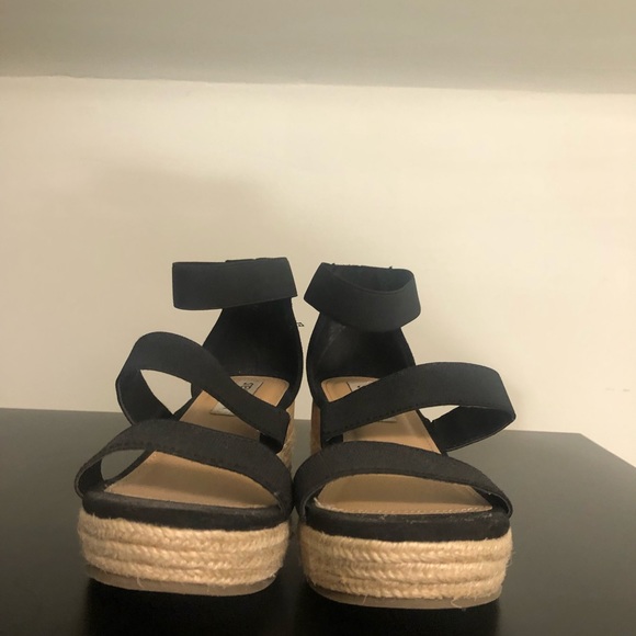 Steve Madden kids sandals - Picture 2 of 2
